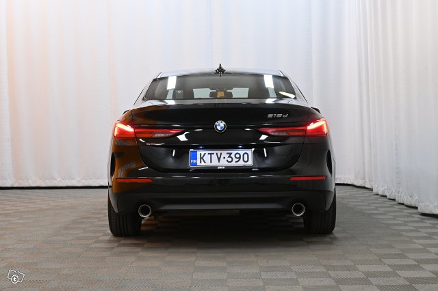 BMW 218 6