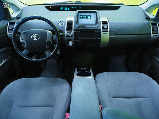 Toyota Prius 9