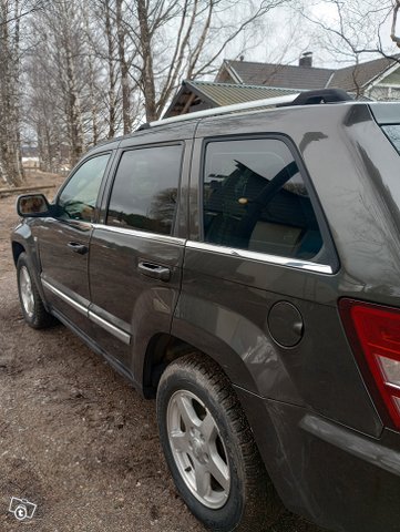 Jeep Grand Cherokee 12