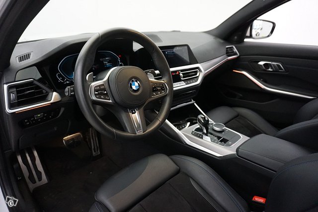 BMW 330 12