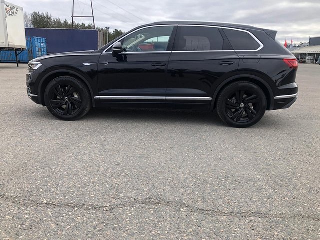 Volkswagen TOUAREG EHYBRID 3