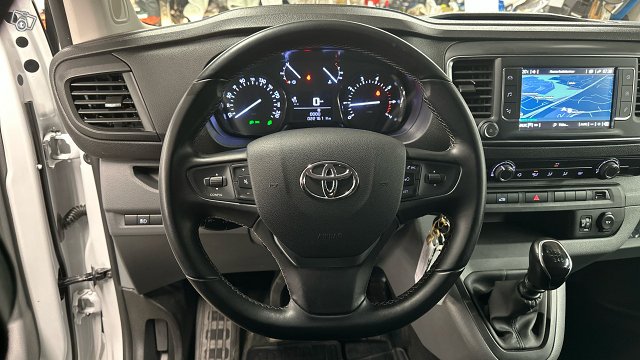Toyota Proace 12