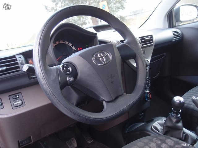 Toyota Iq 7