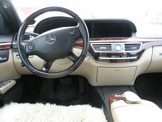 Mercedes-Benz S 320 11