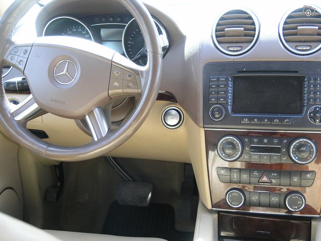 Mercedes-Benz GL 420 9