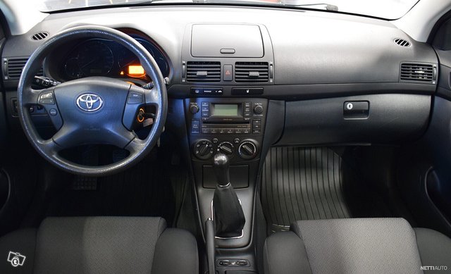 Toyota Avensis 14