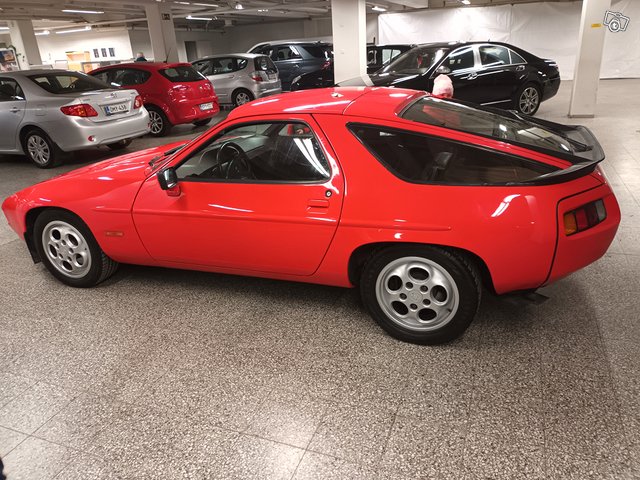 Porsche 928 5