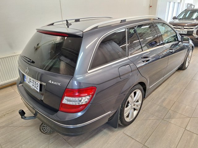 Mercedes-Benz C 4