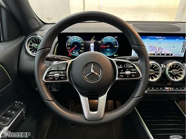 Mercedes-Benz EQB 9
