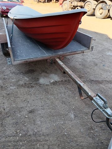 Lasikuituinen soutuvene, kuva 1