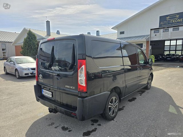 Toyota Proace 8