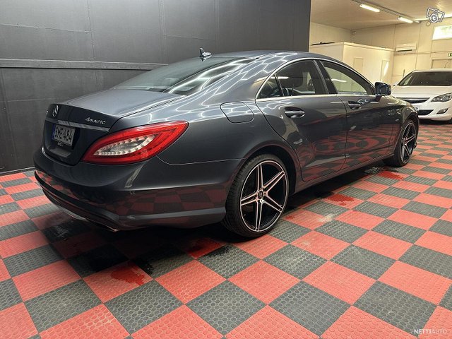 Mercedes-Benz CLS 4