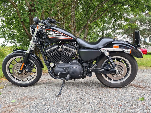 Harley-Davidson sportster 883R 2