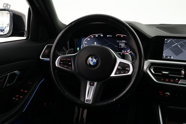 BMW 330 18