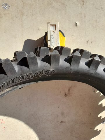Dunlop 100/90-19 hiekalle, kuva 1
