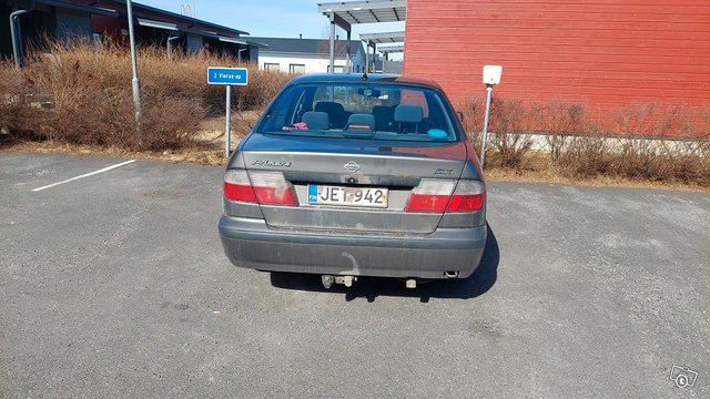 Nissan Primera 3