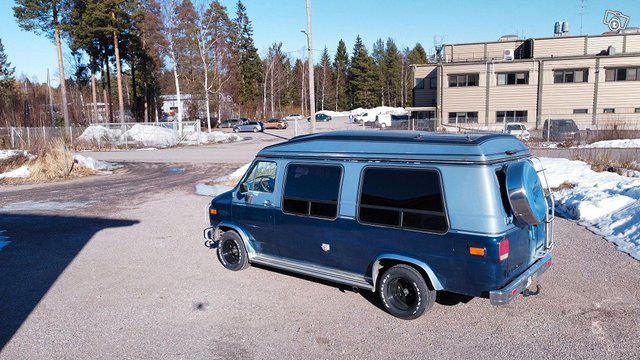 Chevrolet Van 5