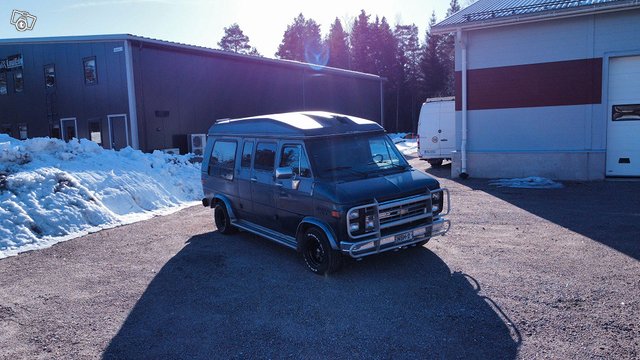 Chevrolet Van 4