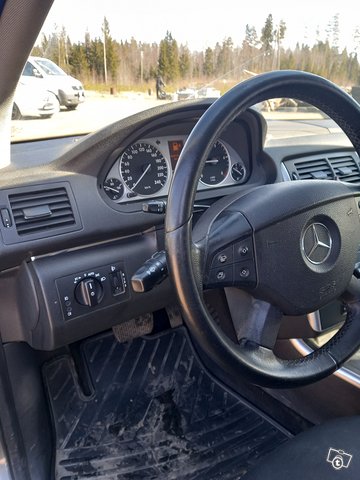 Mercedes-Benz B 180 5