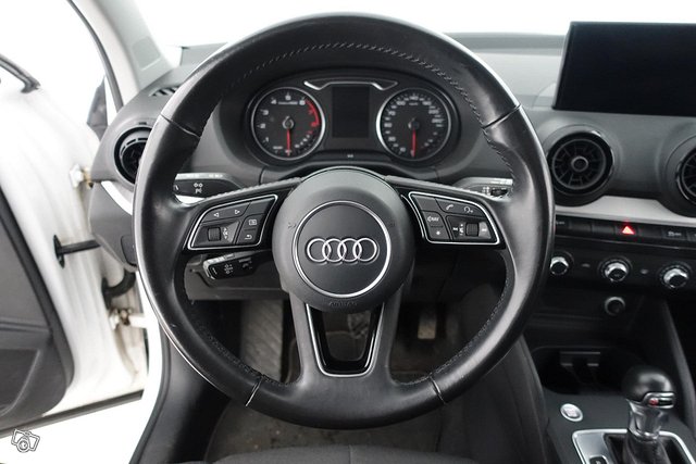Audi Q2 5