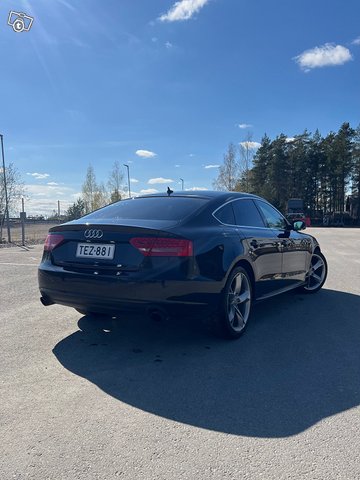 Audi A5 4