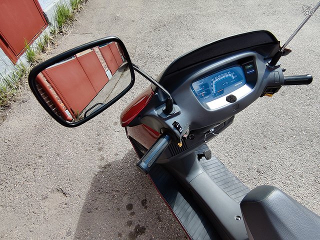 Honda Spacy 125 skootteri 125cc 7