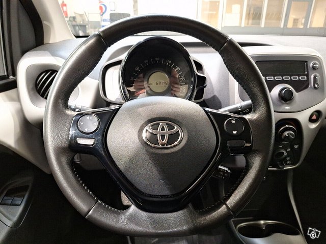 Toyota AYGO 10