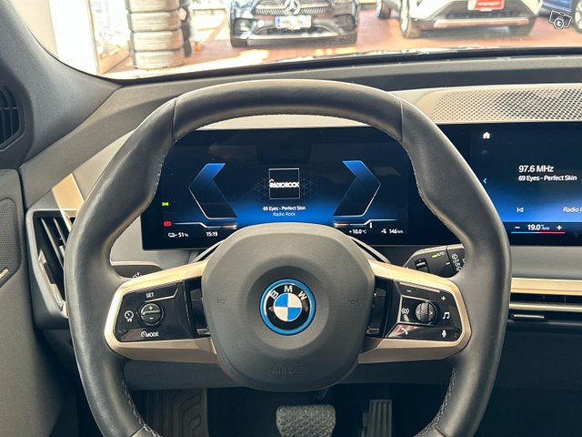 BMW IX 15