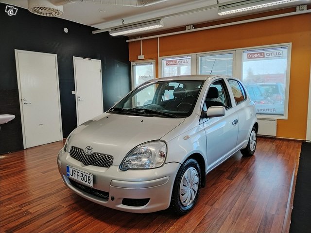 Toyota Yaris 10