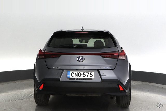 Lexus UX 4