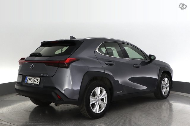 Lexus UX 5