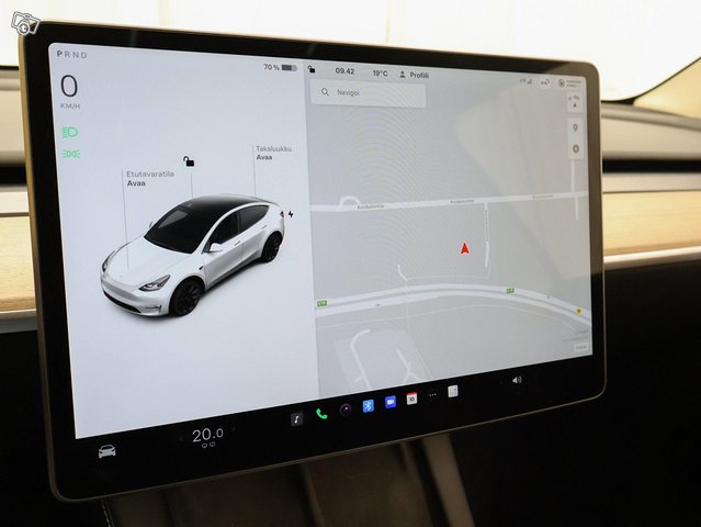 Tesla Model Y 5