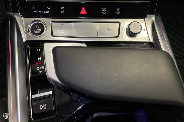Audi Q8 E-tron 17