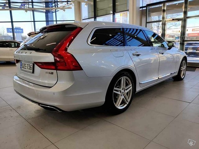 VOLVO V90 2