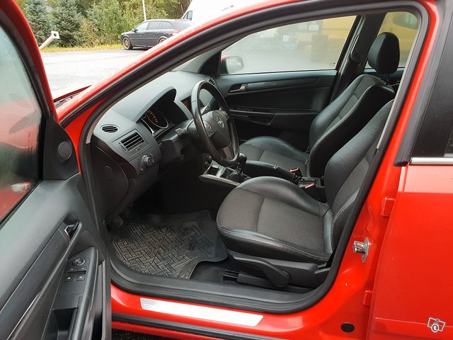 Henkilöauto Opel Astra. Kk 390e/Leasing 295e 2