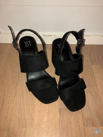 XIT merkkiset mustat korkeakorkoiset sandaalit, kuva 1