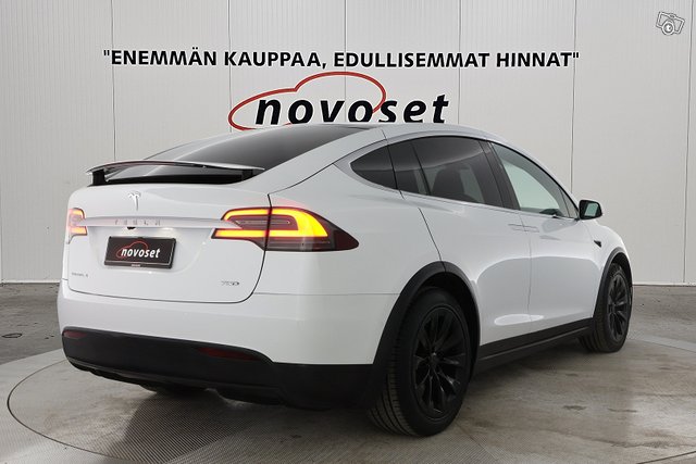 TESLA MODEL X 2