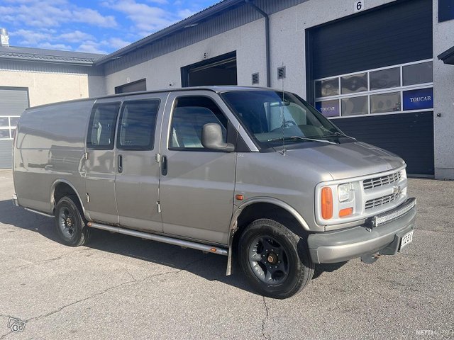 Chevrolet Chevy Van 2