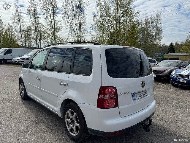 Volkswagen Touran 6