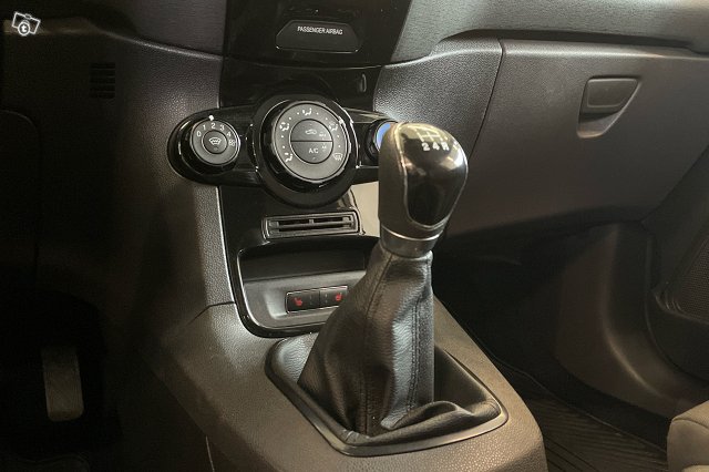 Ford Fiesta Van 14