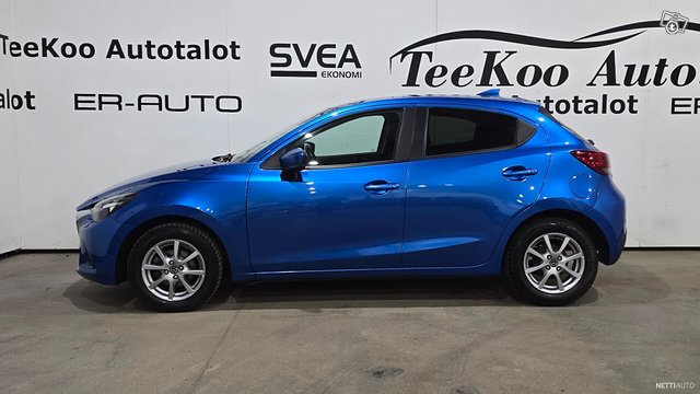 Mazda 2 3