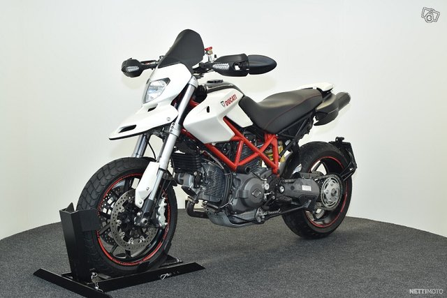 Ducati Hypermotard 4