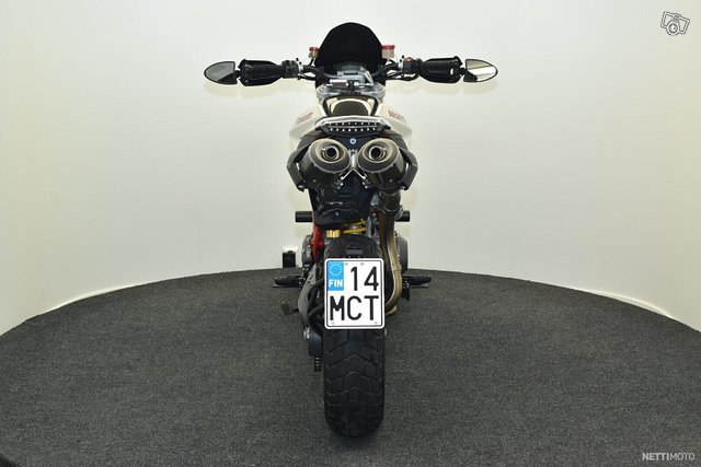 Ducati Hypermotard 7