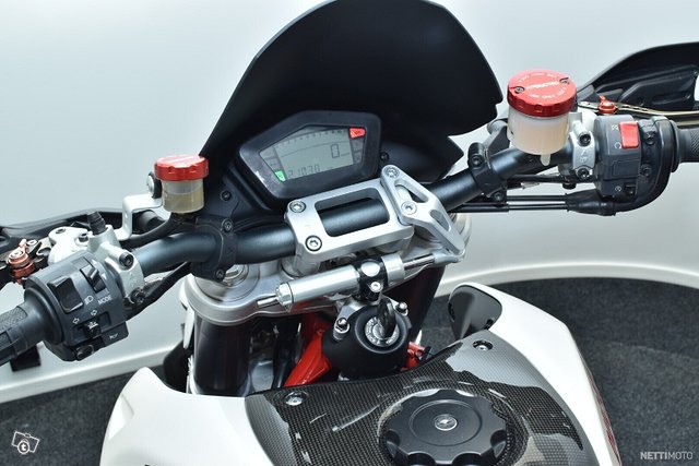 Ducati Hypermotard 10