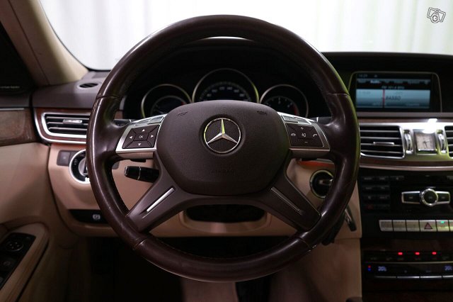 Mercedes-Benz E 13