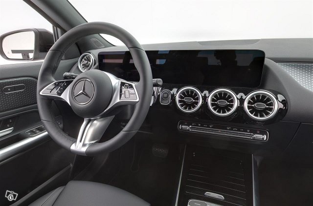 Mercedes-Benz EQA 9