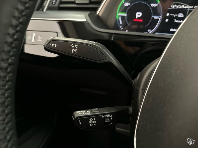 Audi E-tron 23