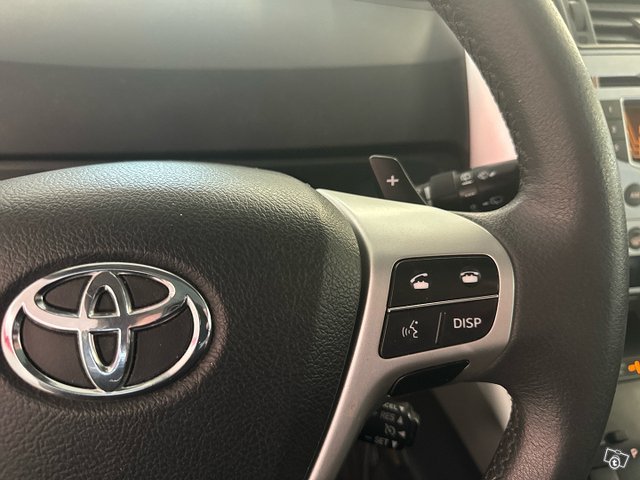 Toyota Verso 19