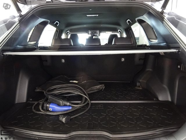Toyota RAV4 Plug-In 15