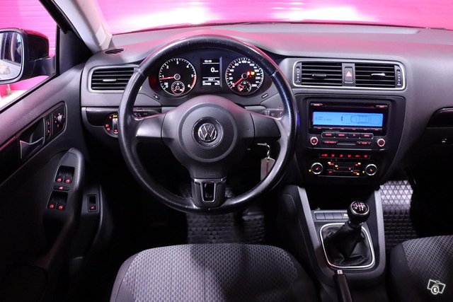 Volkswagen Jetta 16